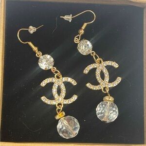 Fashion Earrings Crystal Goldtone NEW Pierced